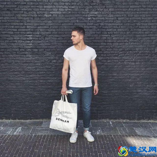 为什么别人穿白T恤就穿的很好看？