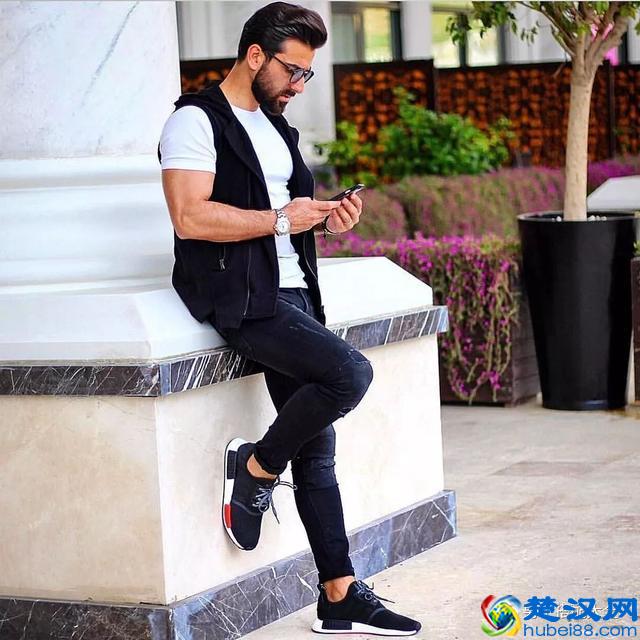 为什么别人穿白T恤就穿的很好看？