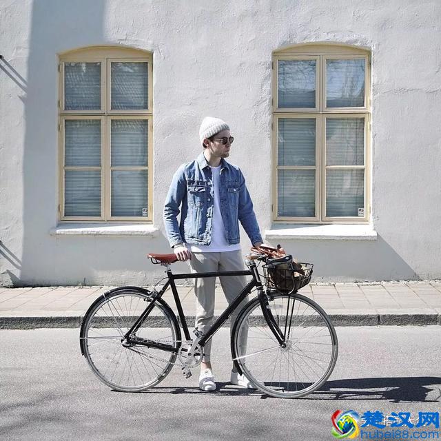 为什么别人穿白T恤就穿的很好看？