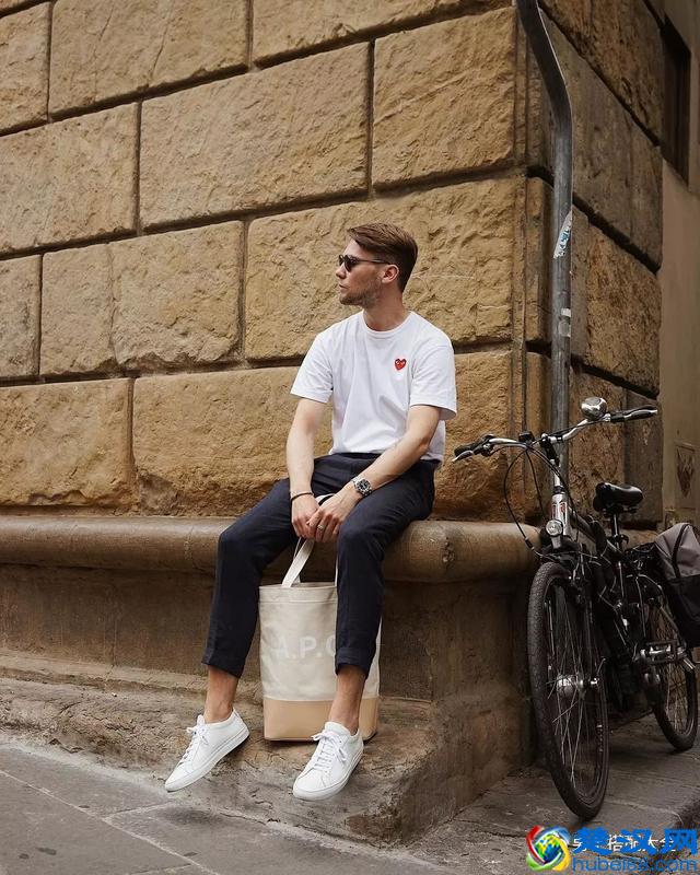 为什么别人穿白T恤就穿的很好看？