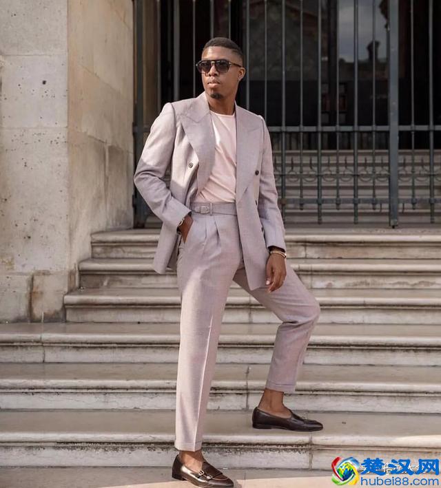 为什么别人穿白T恤就穿的很好看？