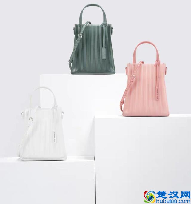 你背这几款时尚包包的样子，洋气炸了！直接C位出道！