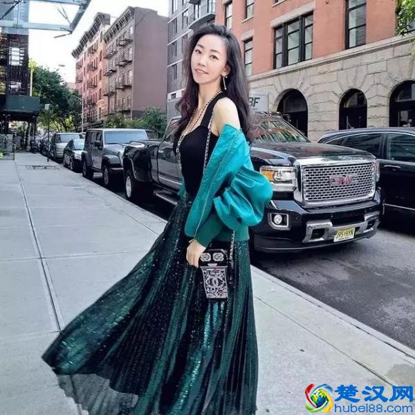 棒球外套怎么搭配 棒球外套里面穿什么好看