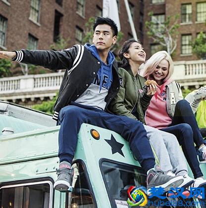 棒球外套怎么搭配 棒球外套里面穿什么好看