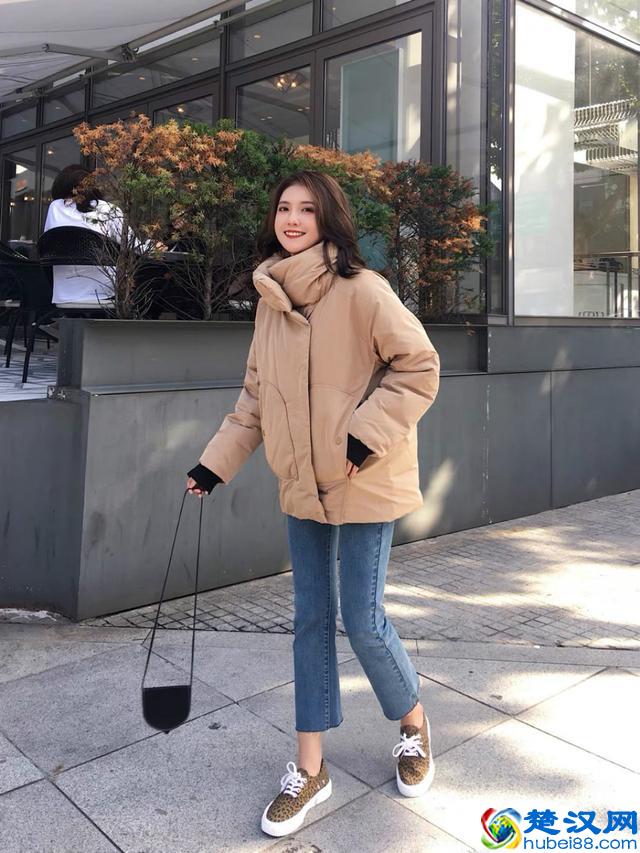 牛仔裤配什么鞋子和上衣？好看时尚的7种搭配技巧