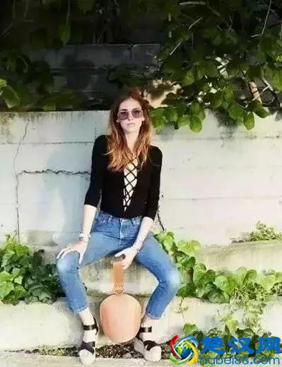 牛仔裤你知道怎么搭配衣服吗？