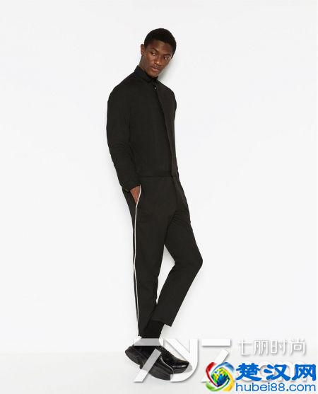 男运动裤搭配什么上衣 这样穿想不帅都不行