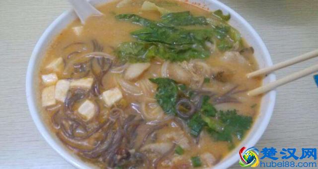 好吃的鱼粉好鲜的汤，在家你就是做不出来