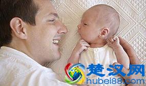 新生儿月子里总吐奶，可能和这三个原因有关系，不重视会影响发育