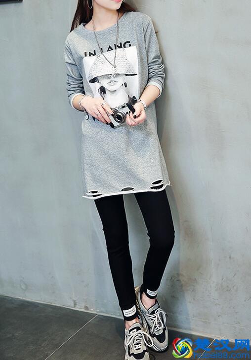 灰色t恤怎么搭配好看 提供几个百搭方法给你