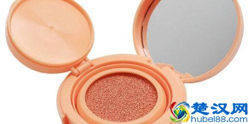 气垫腮红和传统腮红哪个好