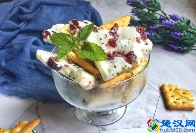 自制炒酸奶，不用炒酸奶机，有冰箱就能做，比买的还好吃