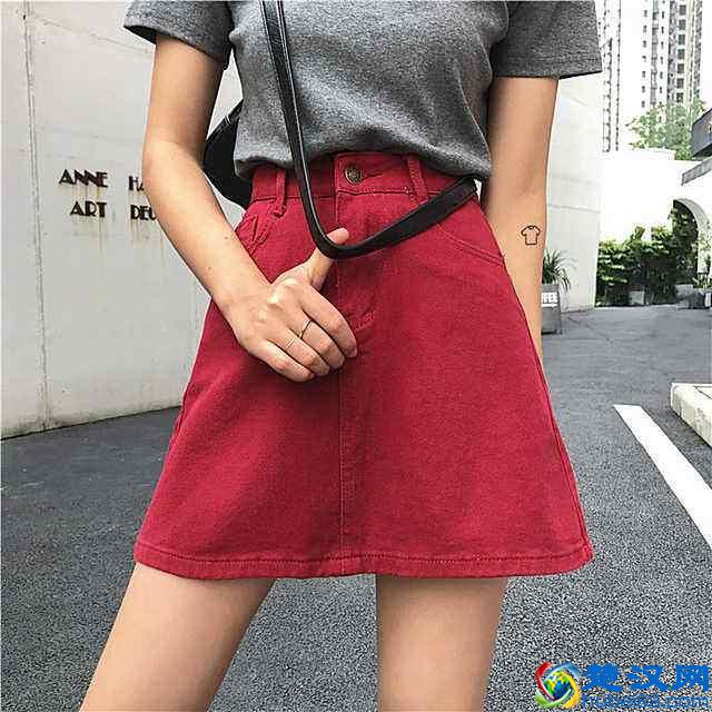 城市格调 | 灰色t恤怎么搭配好看 裙子裤子都可以很百搭