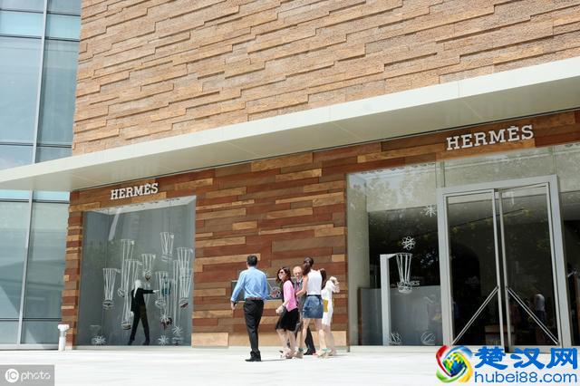 广州白云皮具城--世界最大的原单包包生产基地，真真假假？