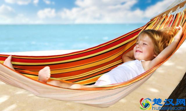 无拘束的夏天，孩子更需要时尚夏装来搭配