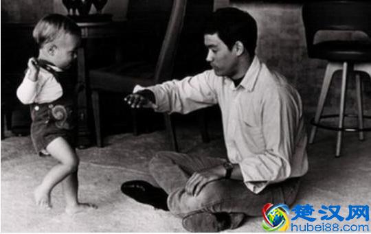 李小龙儿子怎么死的，揭秘李国豪的死因