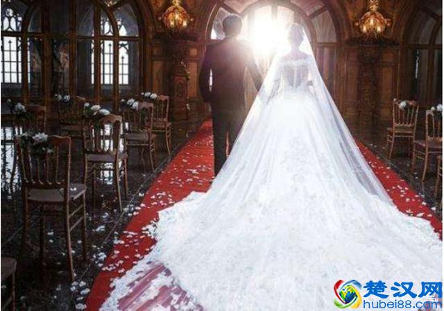 结婚当天穿什么，不要听销售的建议 听我来讲，结婚你穿什么