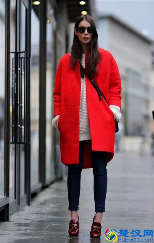 红色风衣怎么搭配 八种搭配任你挑选