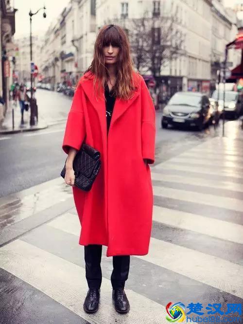 红色风衣怎么搭配 八种搭配任你挑选