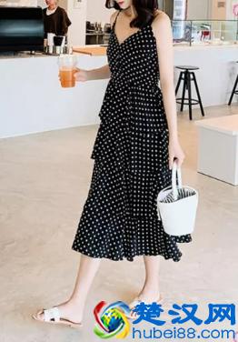 黑色蛋糕裙配什么鞋子 搭配这6款鞋子会更美