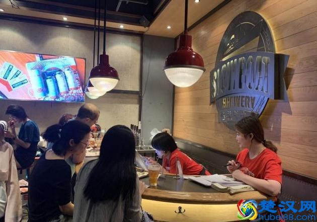 为什么一家做精酿啤酒的店子 店内推荐第一名的竟然是汉堡