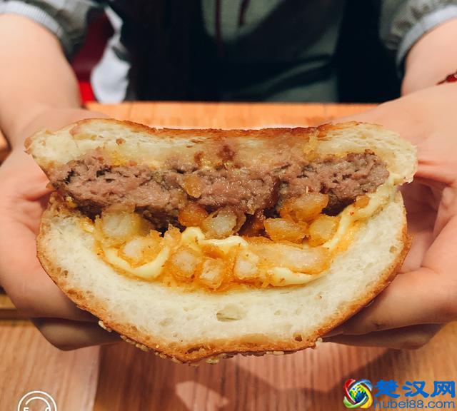 为什么一家做精酿啤酒的店子 店内推荐第一名的竟然是汉堡