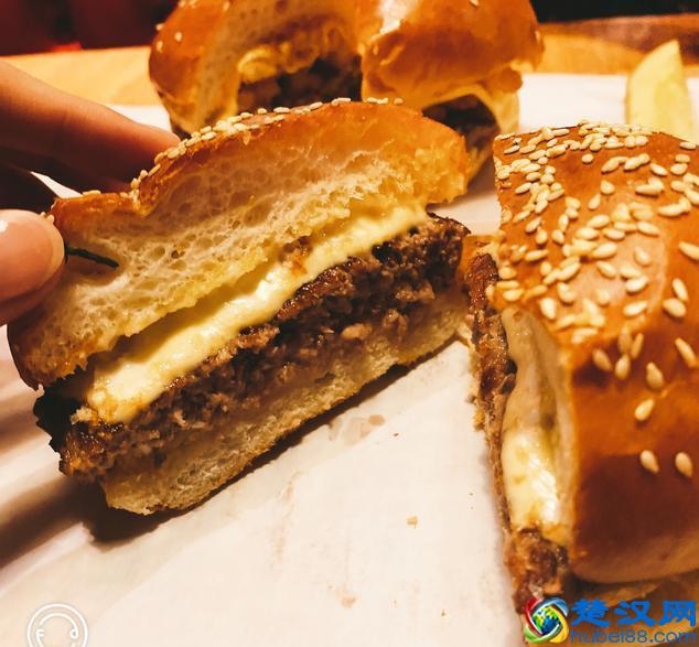 为什么一家做精酿啤酒的店子 店内推荐第一名的竟然是汉堡