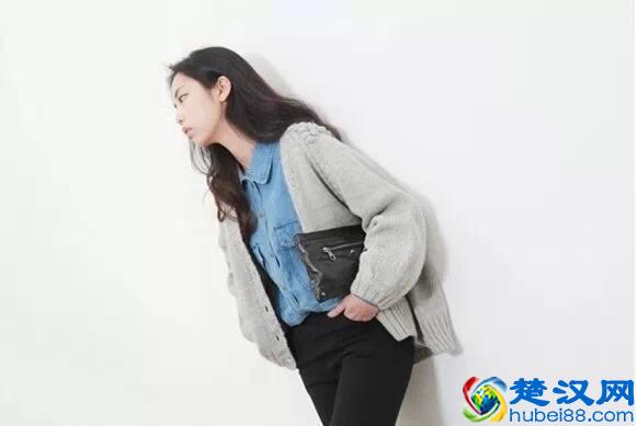 四种灰色开衫的穿搭，让你从路人变女神