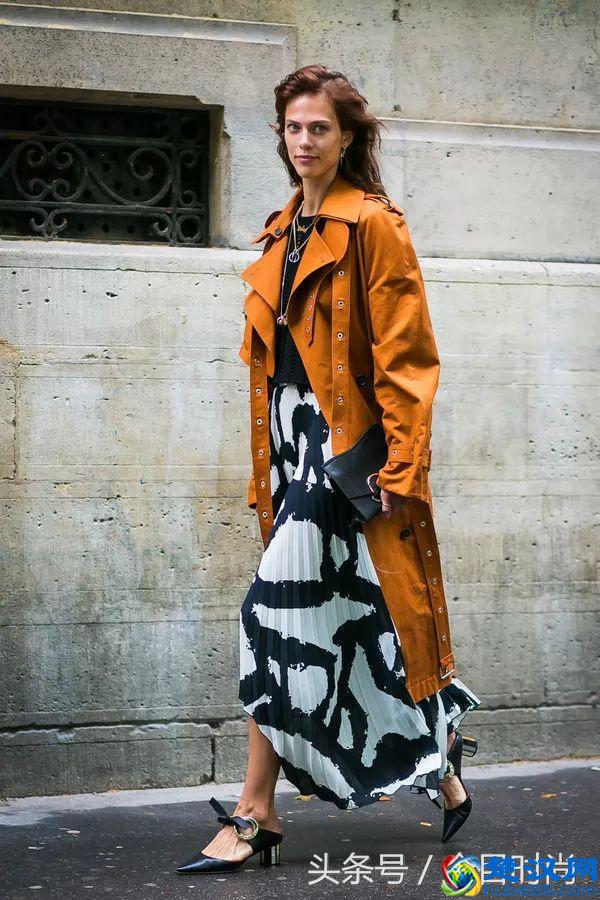 长款大衣搭裤子好看？还是配裙子洋气？