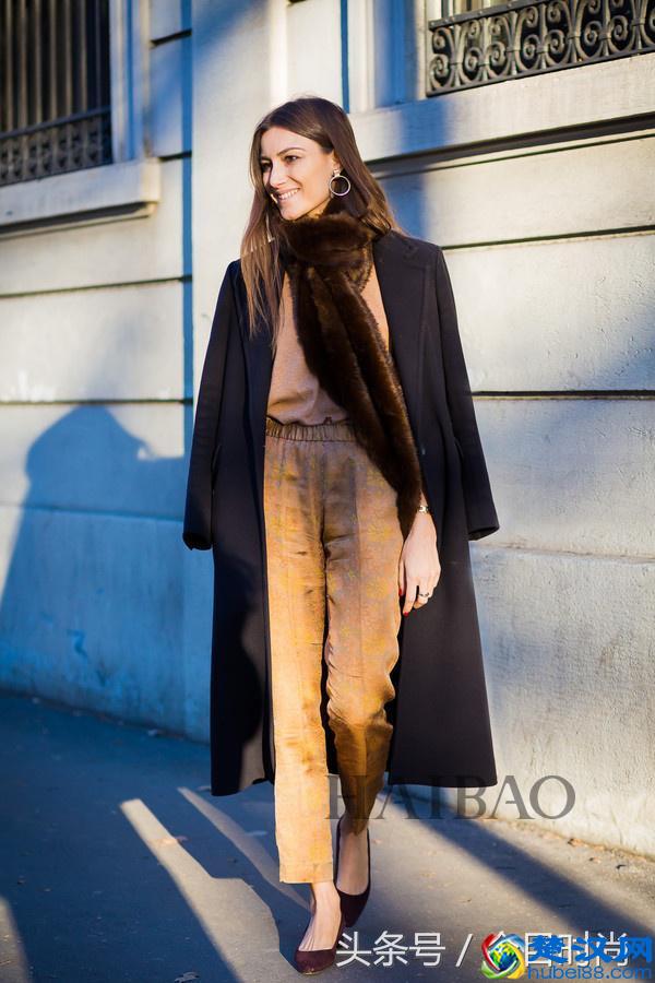 长款大衣搭裤子好看？还是配裙子洋气？