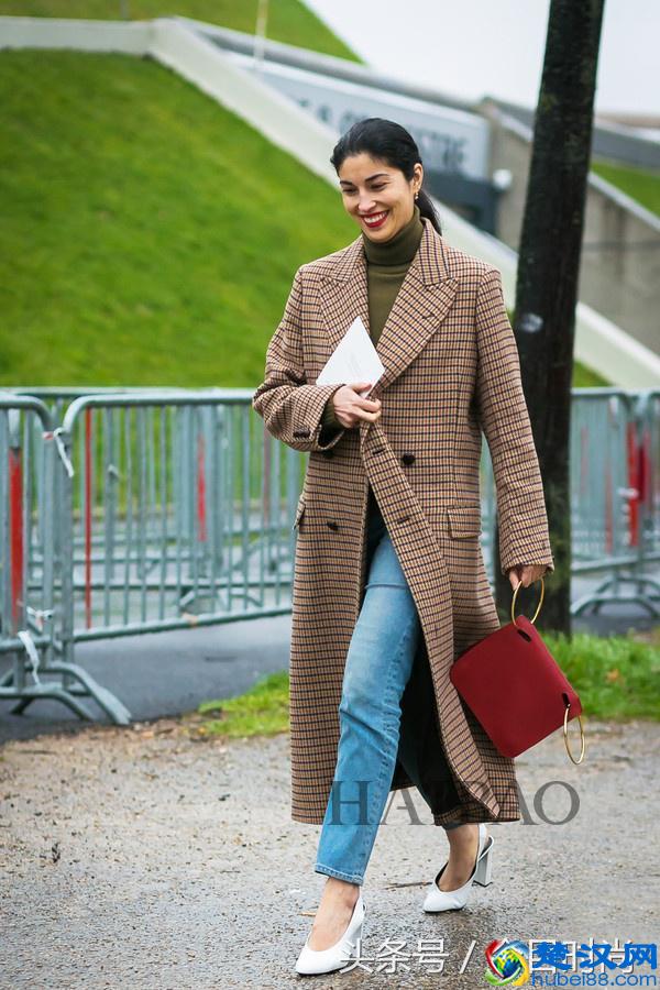 长款大衣搭裤子好看？还是配裙子洋气？