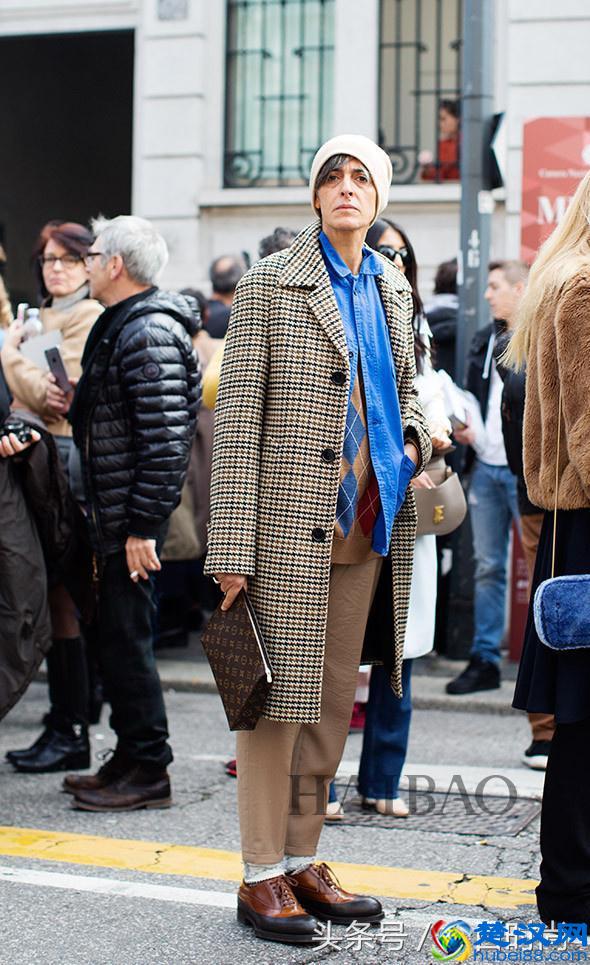 长款大衣搭裤子好看？还是配裙子洋气？