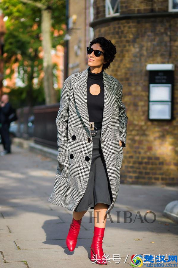 长款大衣搭裤子好看？还是配裙子洋气？