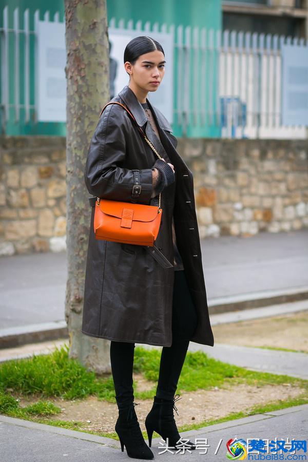 长款大衣搭裤子好看？还是配裙子洋气？