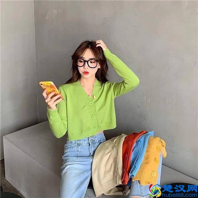 黄黑皮女人怎么搭配才好看？掌握好这些配色技巧，成为时尚达人吧