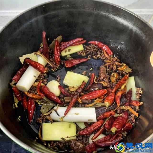 做麻辣鸭货不够“鲜麻入味”，掌握4个窍门，甜麻辣鲜比买还美味