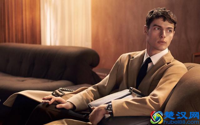 三十岁左右的男士穿什么品牌的衣服，怎么搭配比较好？