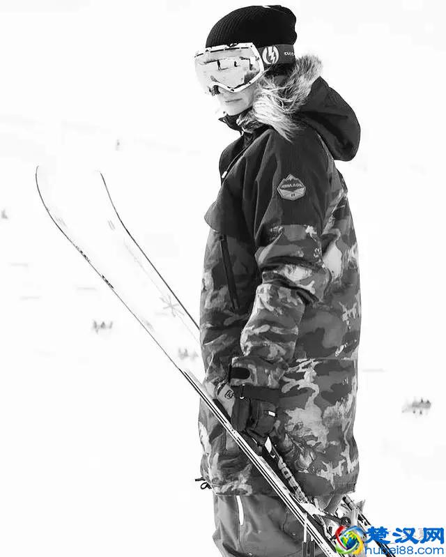 滑雪服为毛那么贵?单板滑雪装备 单板滑雪穿搭