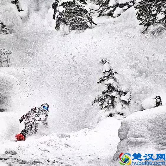 滑雪服为毛那么贵?单板滑雪装备 单板滑雪穿搭