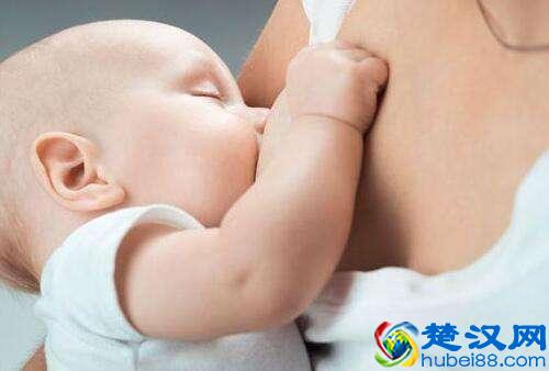 宝宝爱打嗝应该怎么办？6招预防宝宝打嗝，4方法让宝宝停止打嗝！