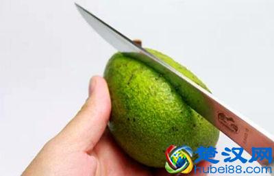牛油果怎么吃方便 牛油果方便吃法图解