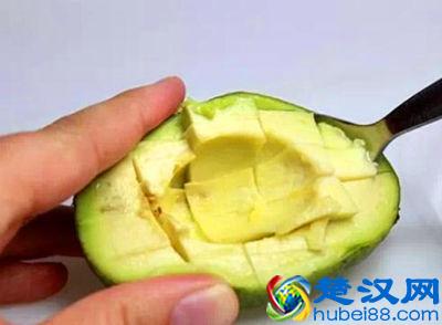 牛油果怎么吃方便 牛油果方便吃法图解