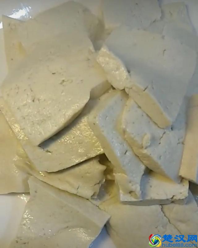 老豆腐最家常的做法，5分钟即可上桌开饭