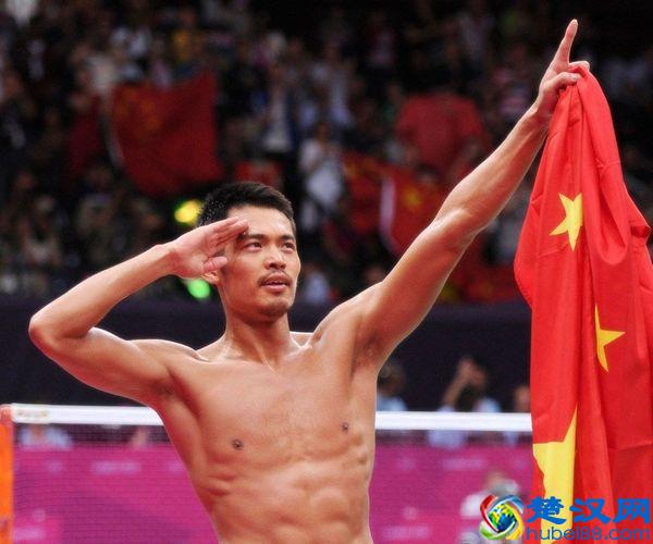 谢杏芳说与林丹一起“风雨同舟”中的“风雨”是指什么意思?