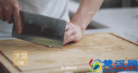 教你韭黄炒肉的家常做法，脆嫩多汁，超下饭，全家老少都爱吃