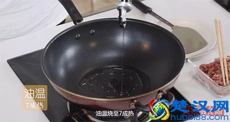 教你韭黄炒肉的家常做法，脆嫩多汁，超下饭，全家老少都爱吃