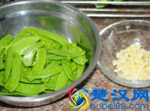 清炒荷兰豆，一道清脆爽口的素菜