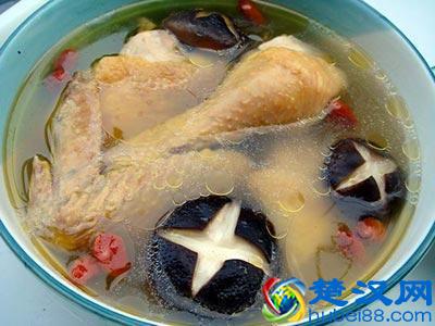 香菇鸡汤的做法 教你做美味营养的香菇鸡汤