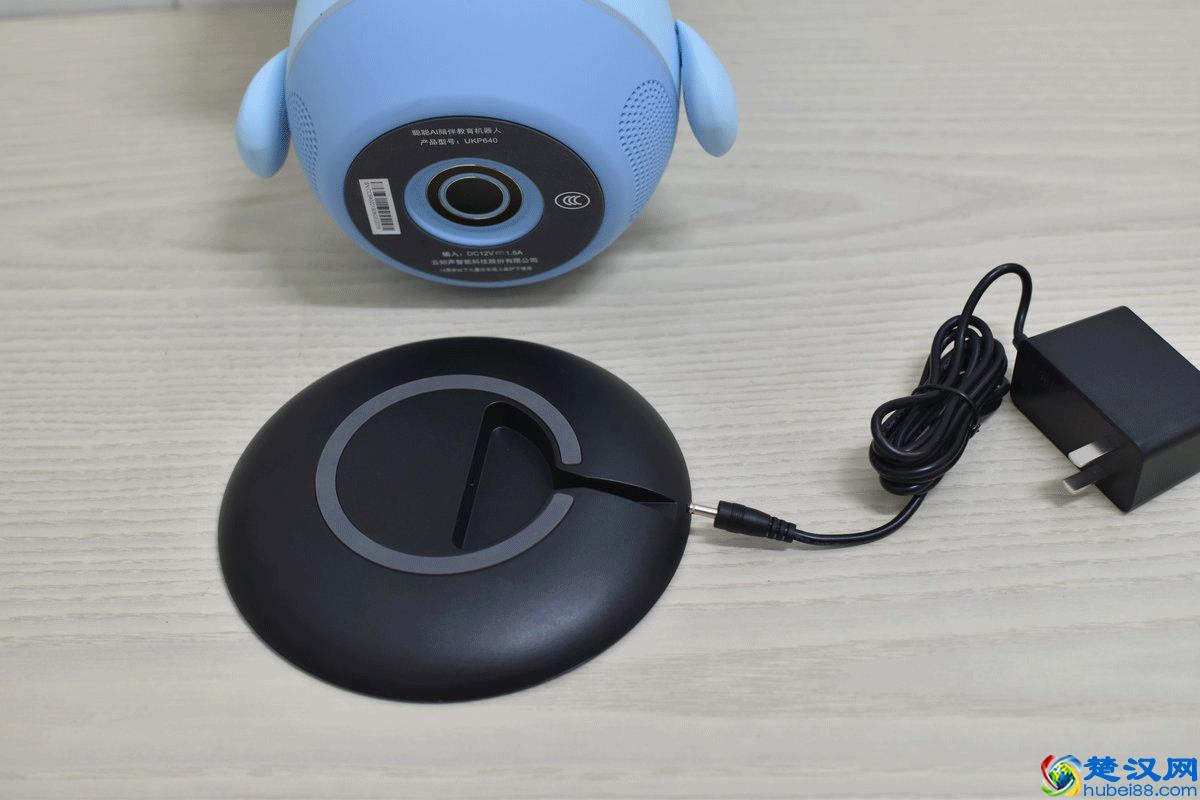 寓教于乐，孩子超喜欢！一款萌趣的聪聪AI陪伴教育机器人体验