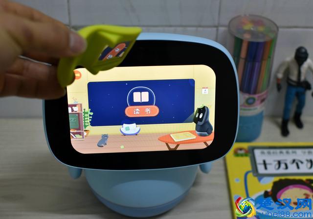 寓教于乐，孩子超喜欢！一款萌趣的聪聪AI陪伴教育机器人体验
